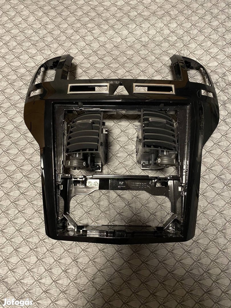 Opel Zafira középkonzol