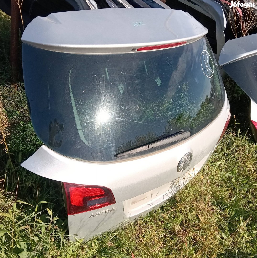 Opel. Astra J kombi komplett csomagtérajtó