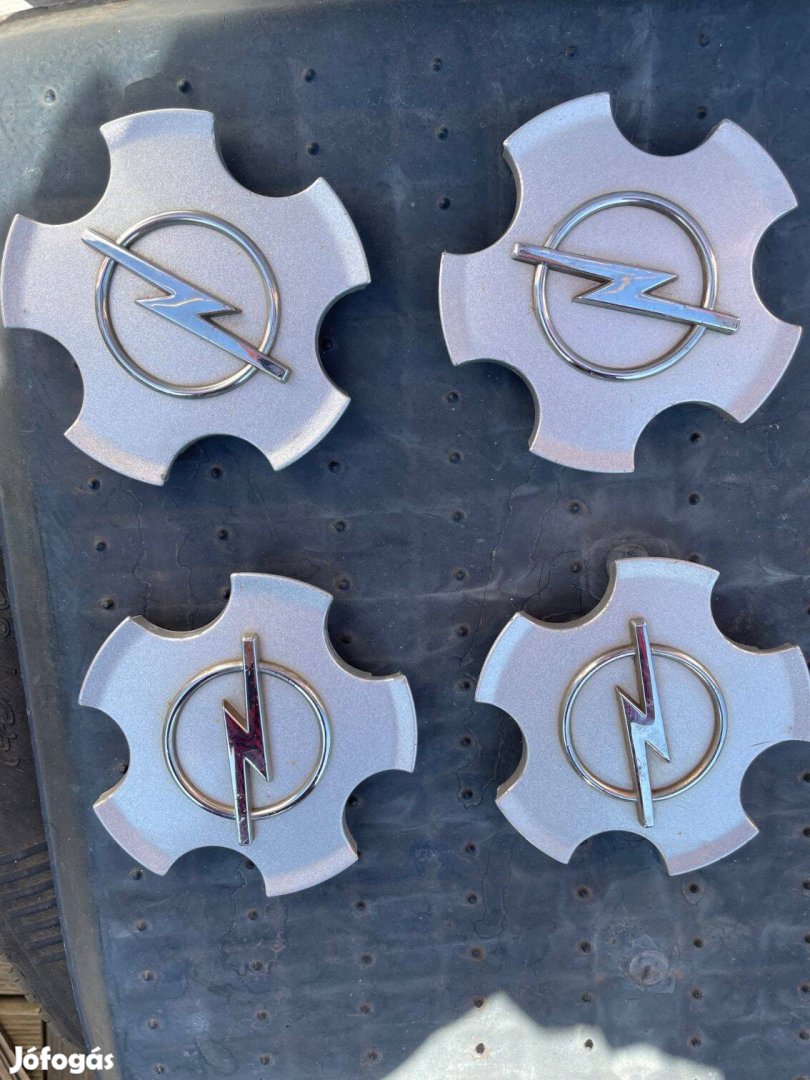 Opel alufelni közepek szettben eladók