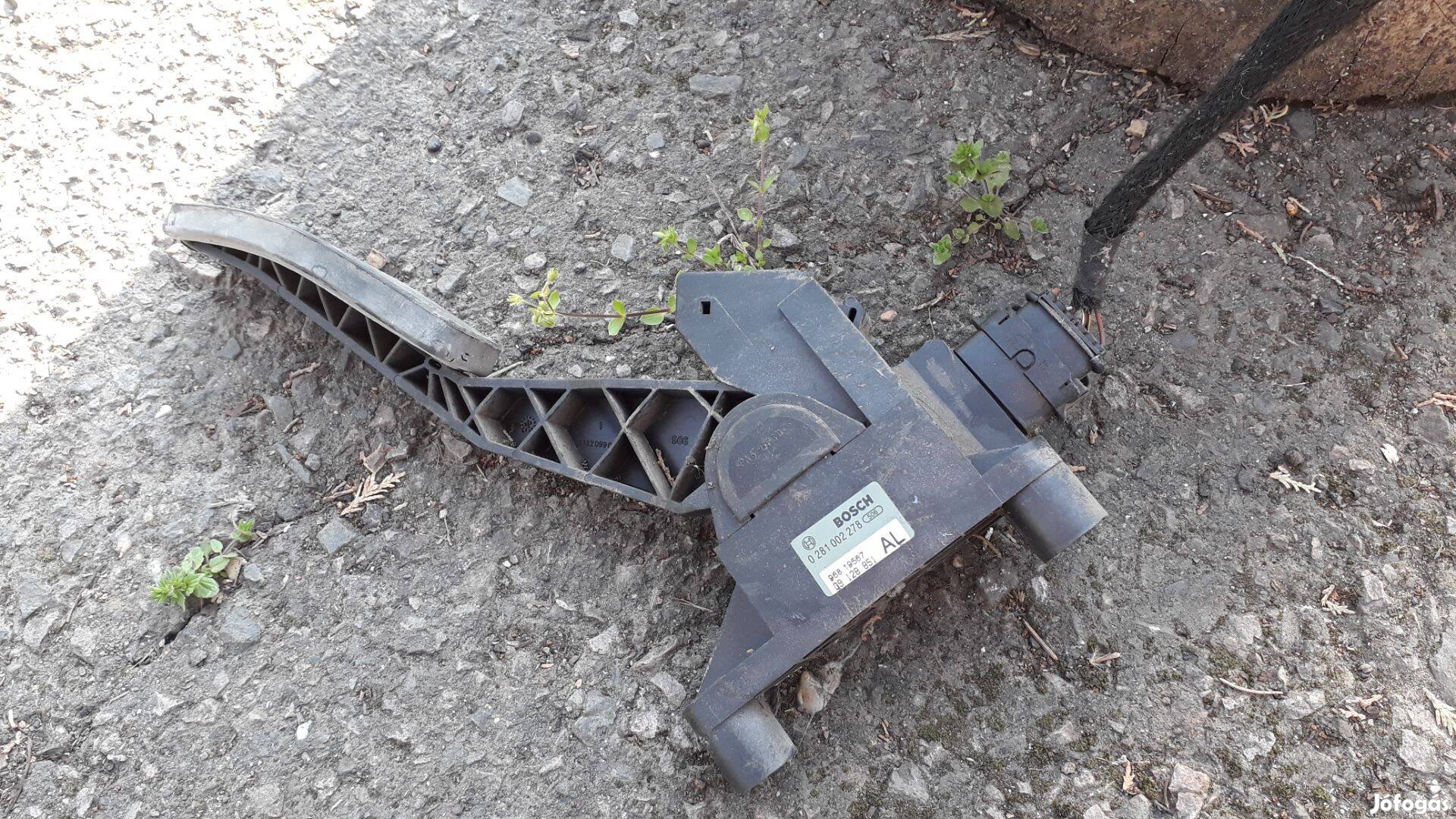 Opel astra G gázpedál 0281002278