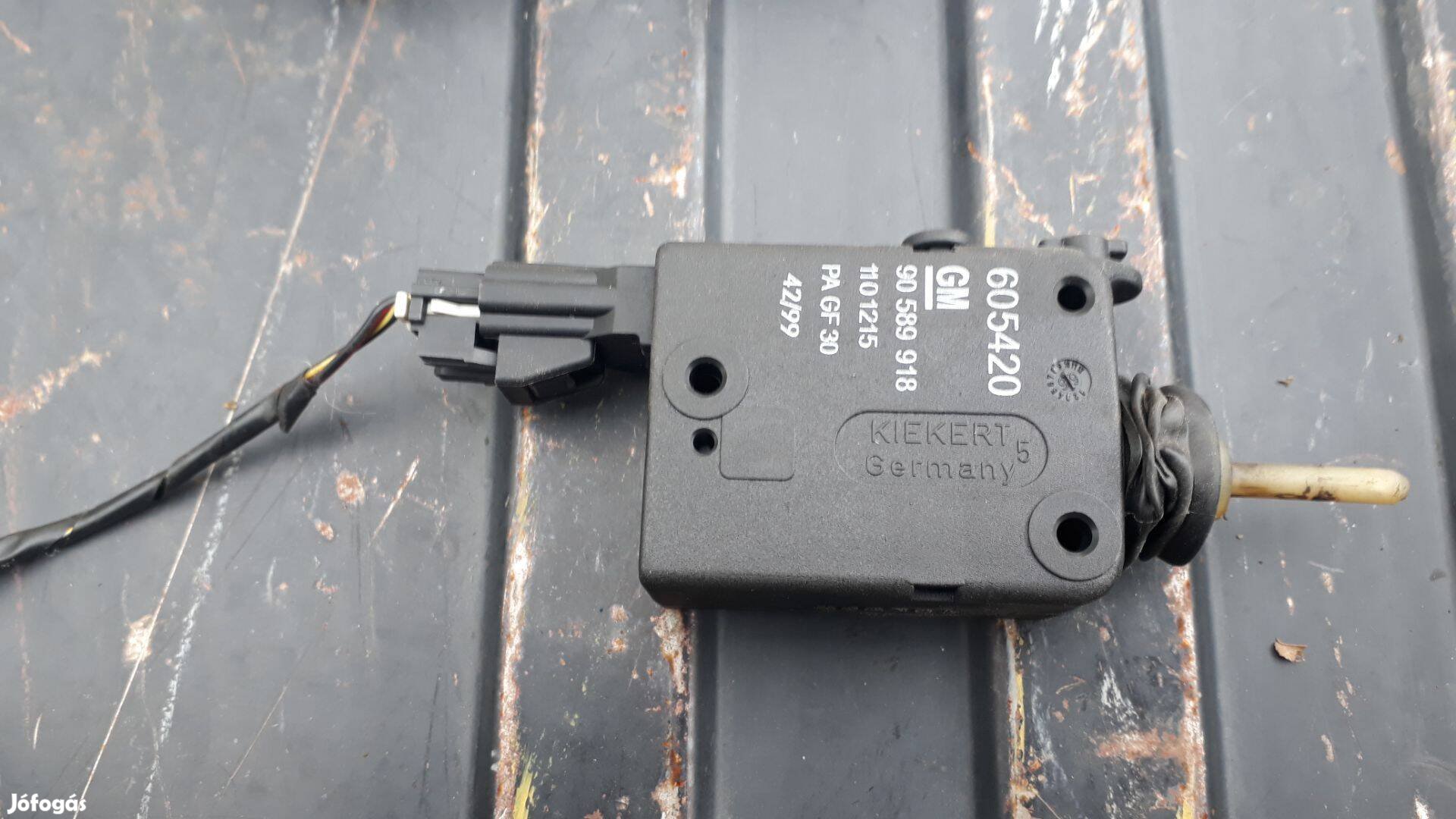 Opel astra G üzemanyag tank ajtó nyitó