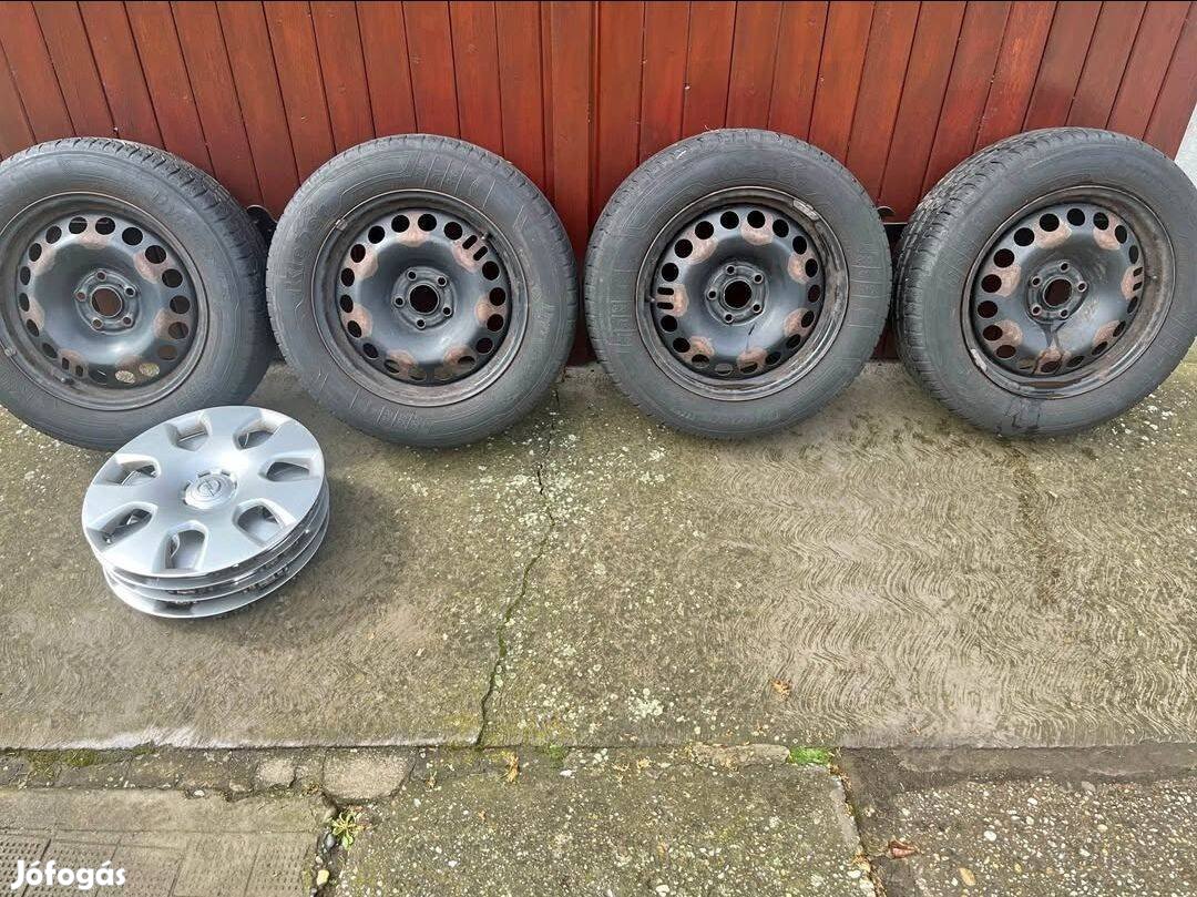 Opel astra J lemezfelni eladó nyári gumival 16"