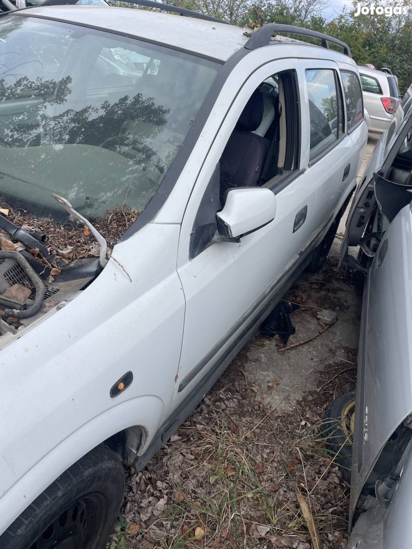 Opel astra g kombi fehér bal első ajtó eladó 