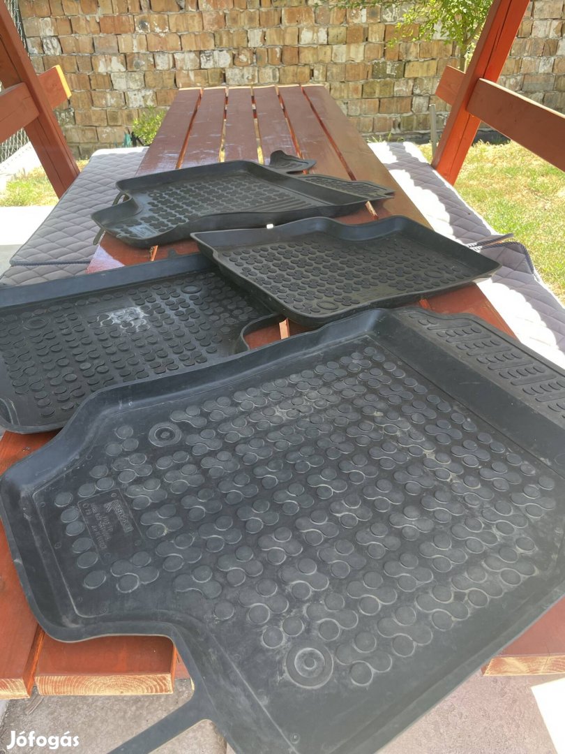 Opel astra gumiszönyeg