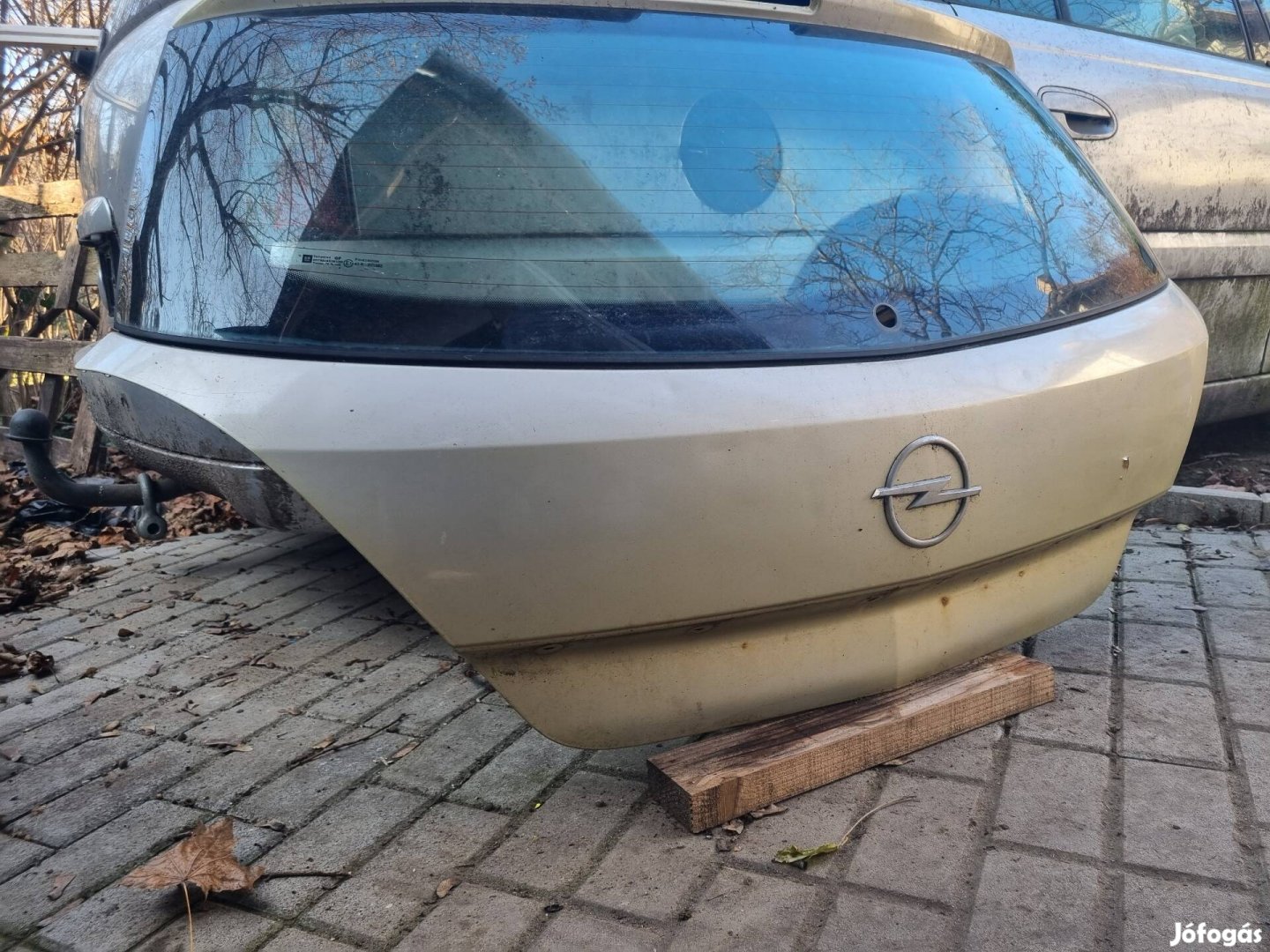 Opel astra h csomagtérajtó 5a pezsgő metál 