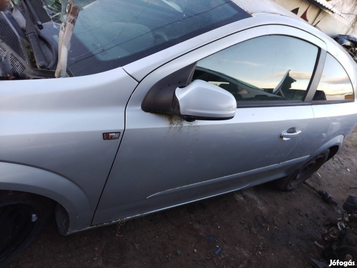 Opel astra h gtc 1.6 bontott alkatrészei 