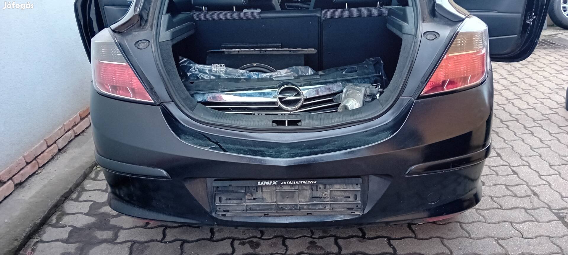 Opel astra h gtc hátsölökhállító lag