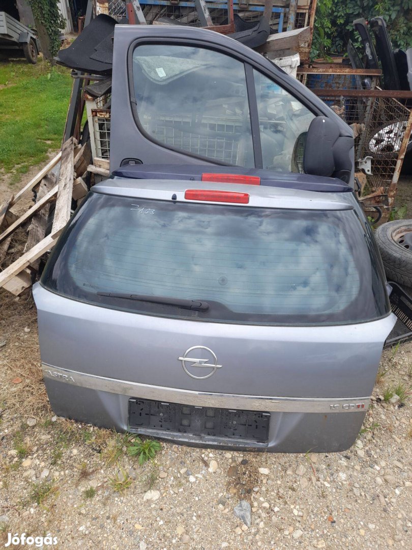 Opel astra h kombi csomagtér ajtó z163