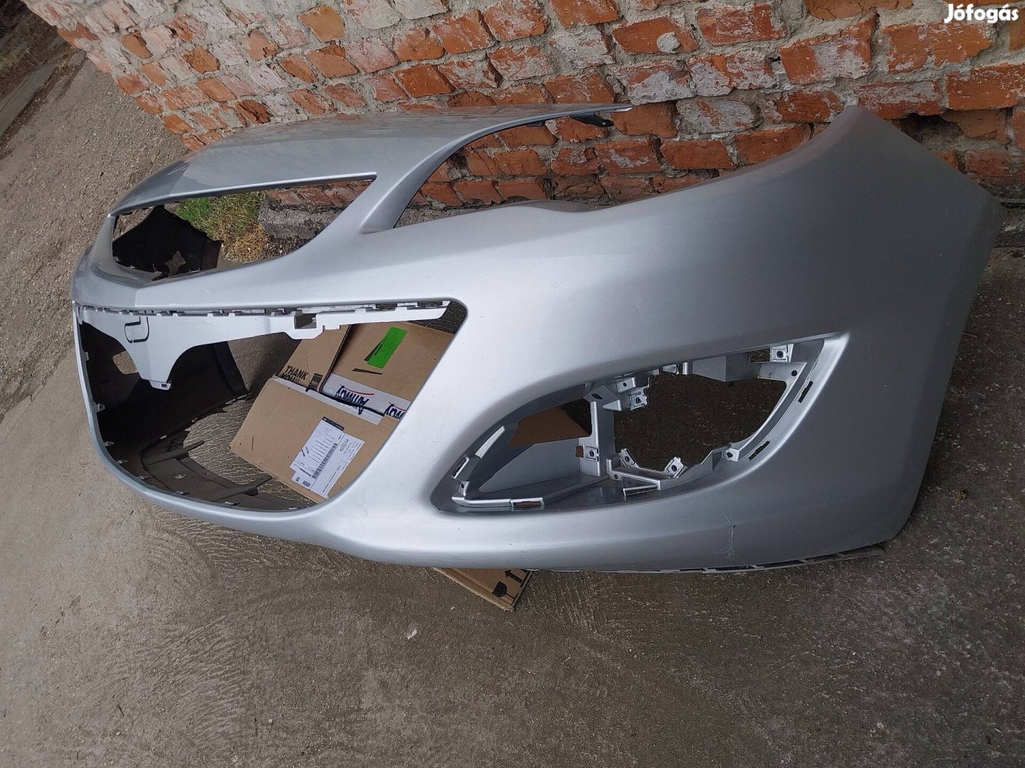 Opel astra j facelift előtti első lökhárító