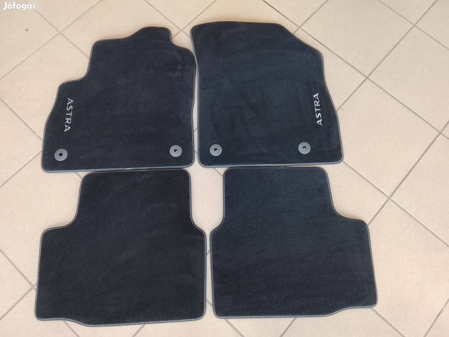 Opel atra K utastérszőnyeg garnitúra szövetgumi