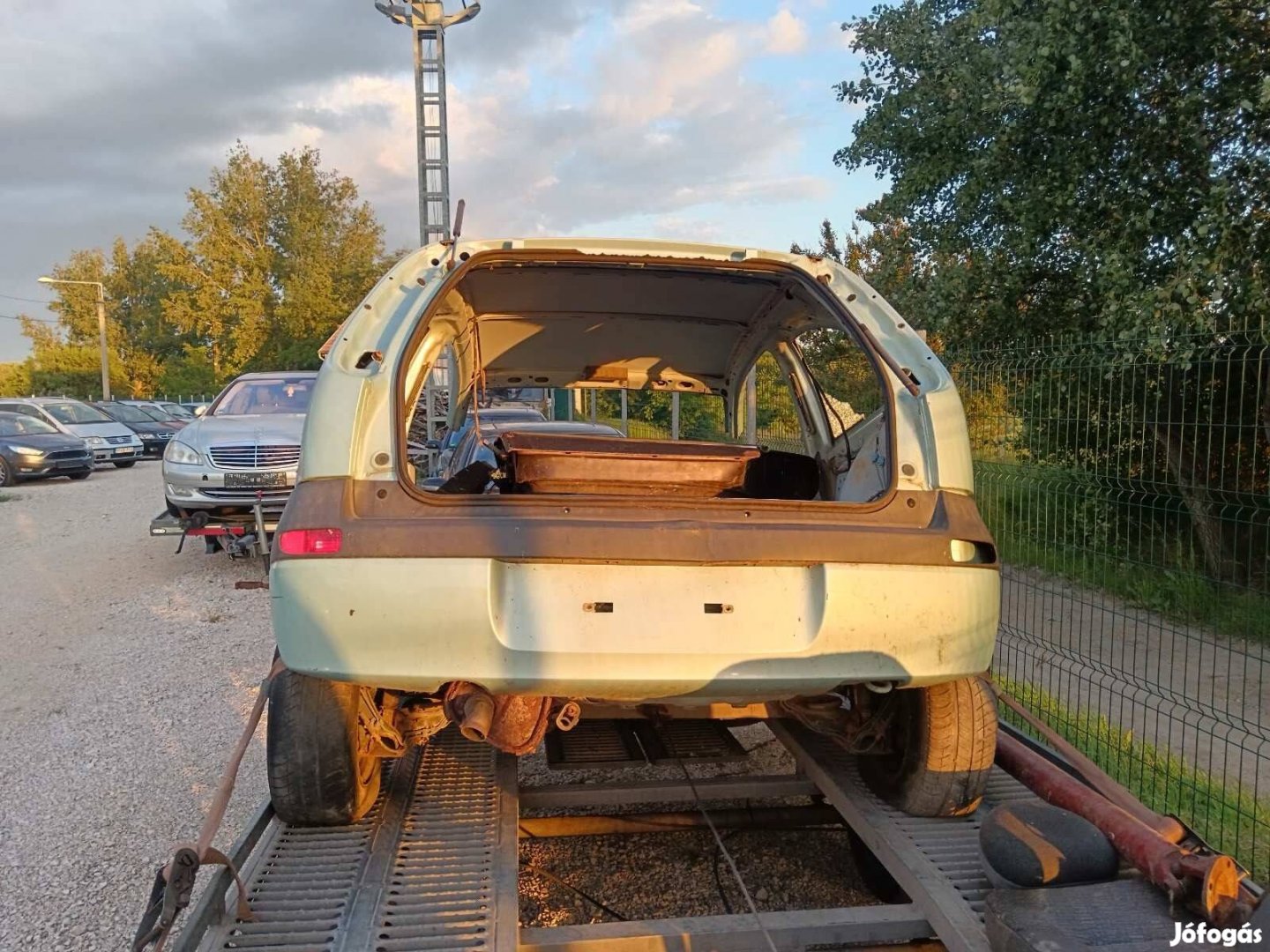 Opel c corsa hátulja