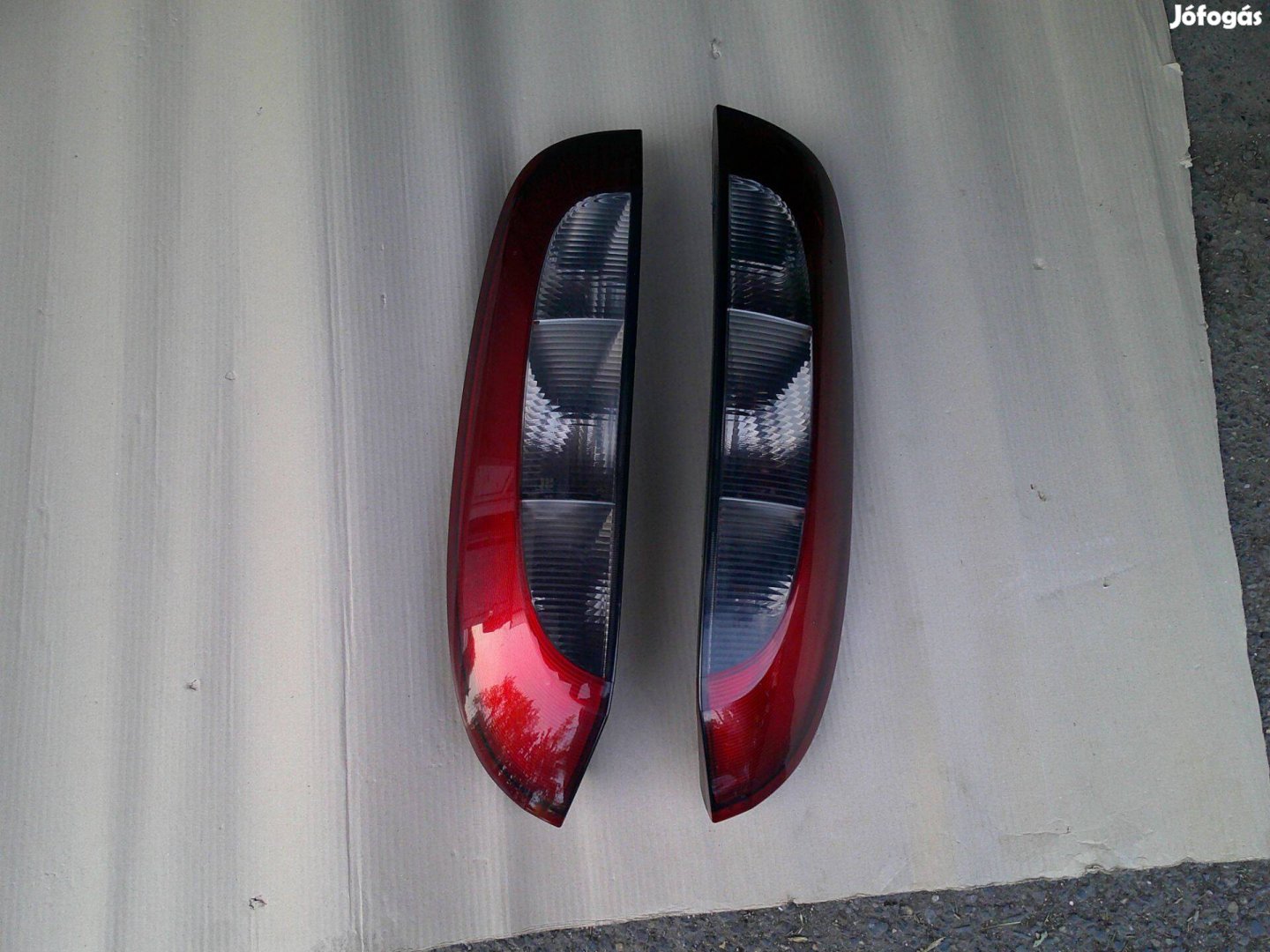 Opel corsa 2005 hátsó lámpa