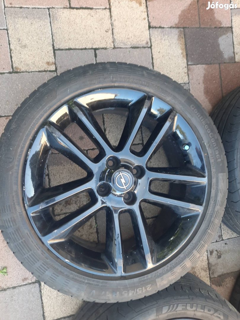 Opel corsa D Alufelni nyári gumikkal