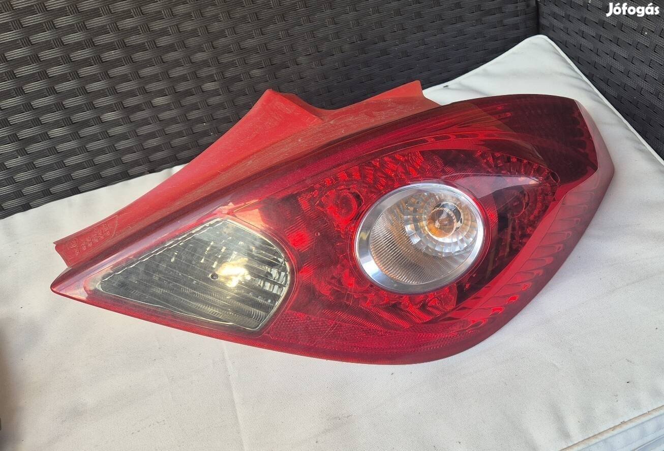 Opel corsa D Jobbhatso lampa