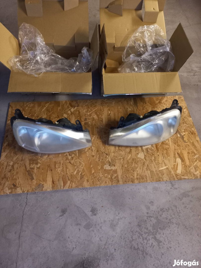 Opel corsa c első lámpák GM