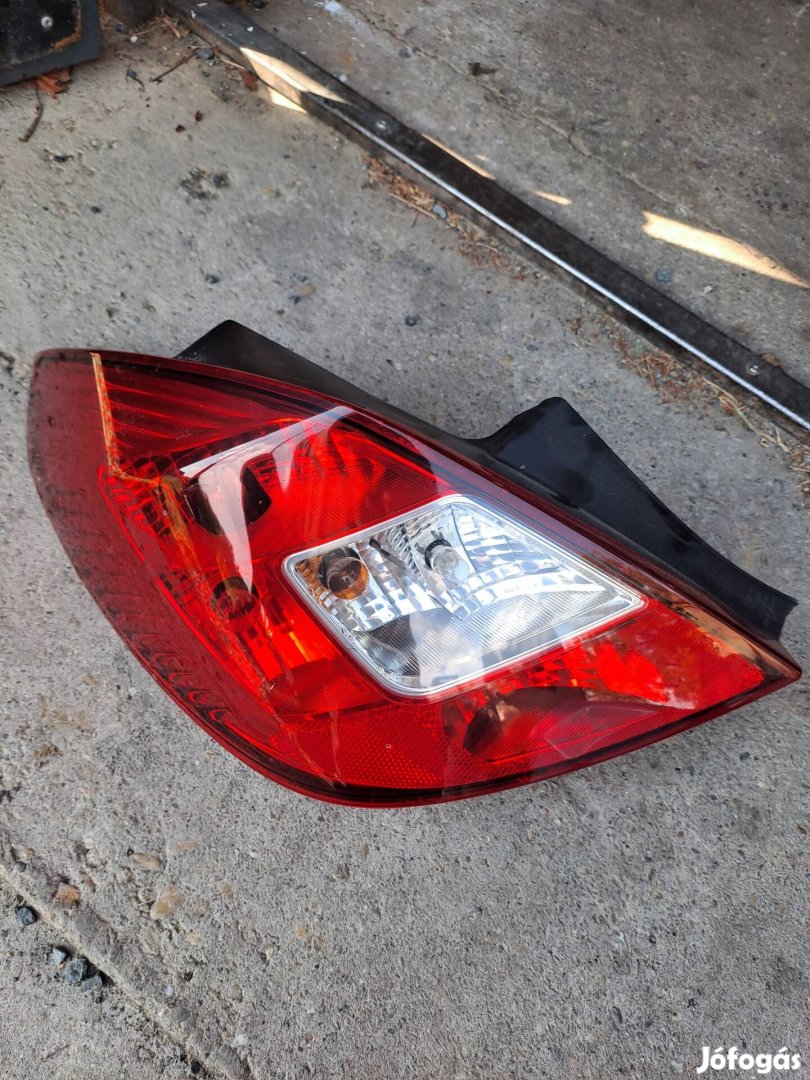 Opel corsa d hátsó lámpa 