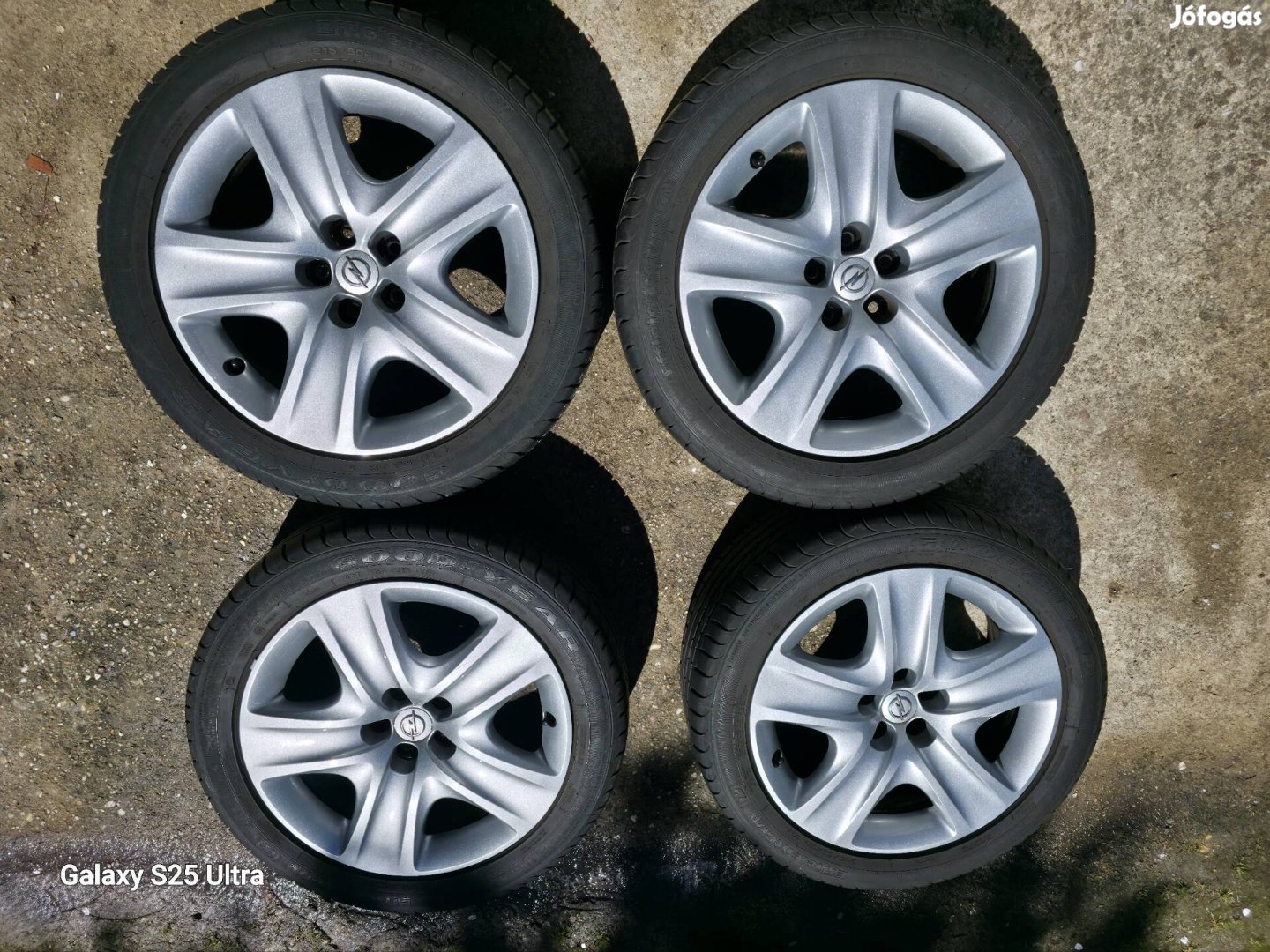Opel felnik nyárigumikkal 5x105 215/50r17