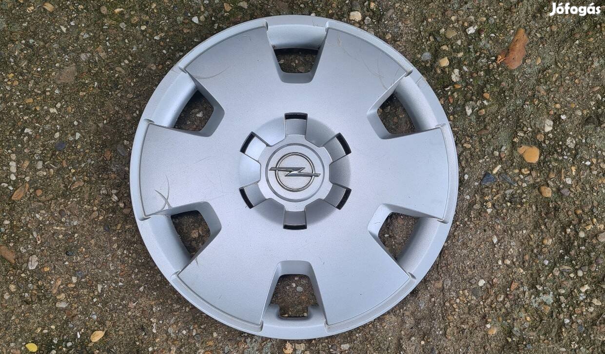 Opel gyári 16" ezüst dísztárcsa.