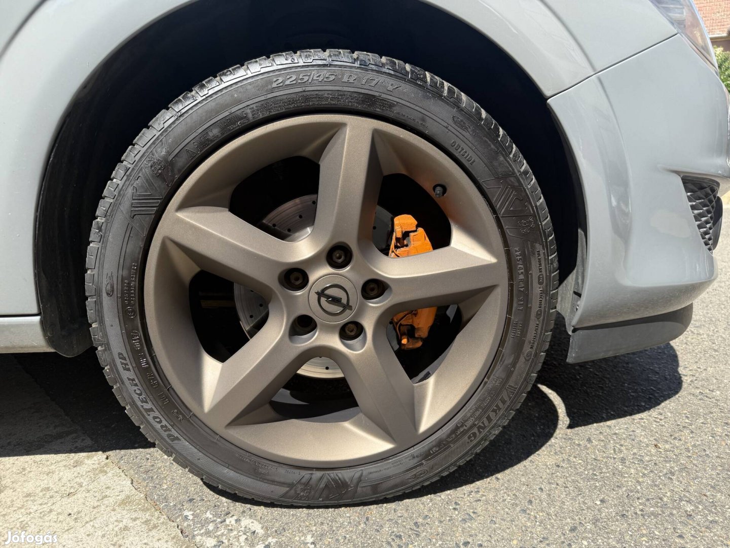 Opel gyári alufelni nyári gumikkal 5x110