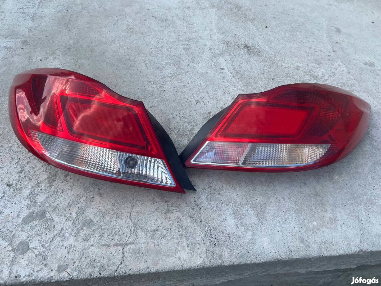 Opel insignia hatsó lámpa