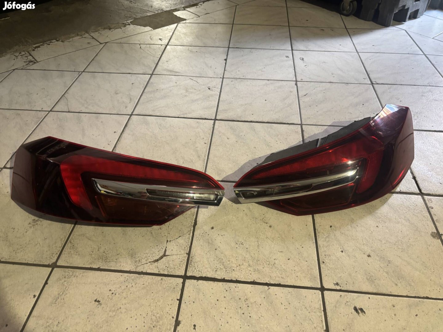 Opel insignia kombi hátsó lámpák