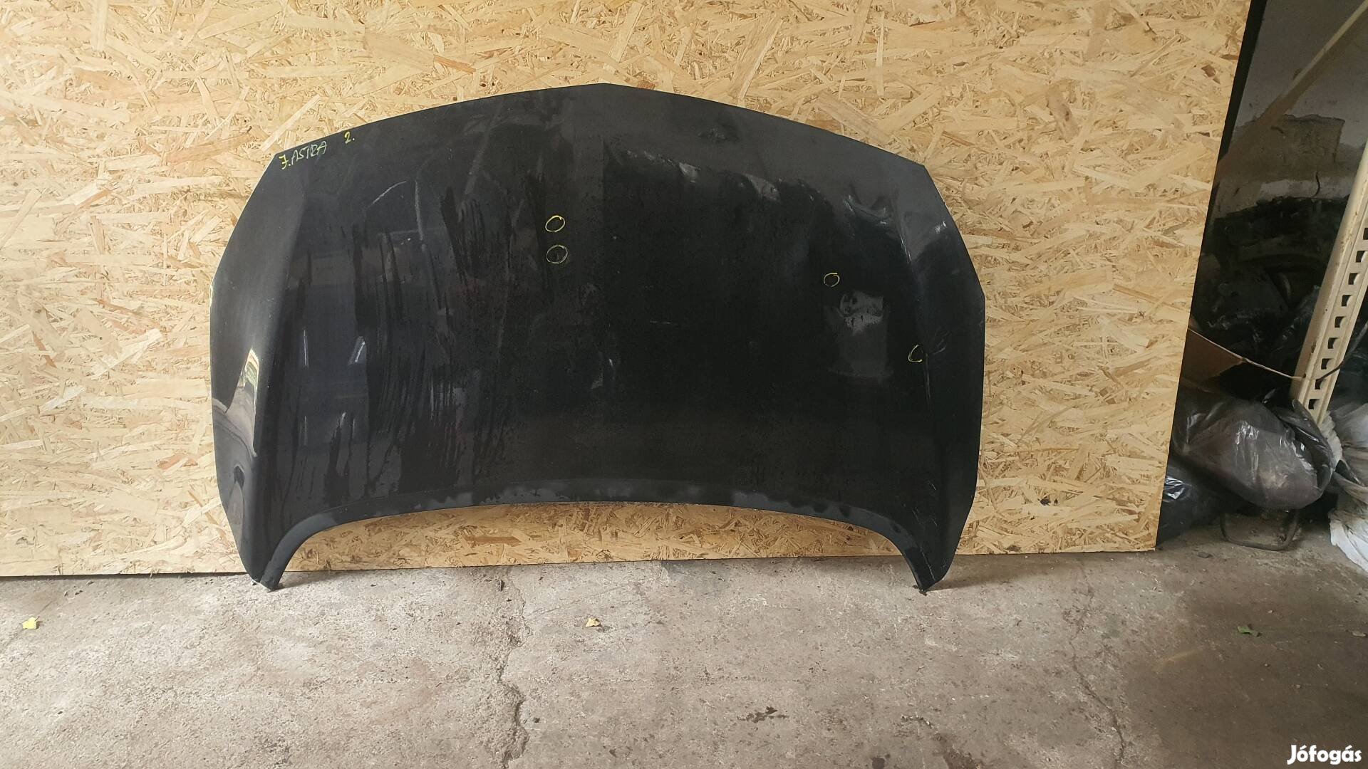 Opel j astra Motorháztető sérült 2  24.04