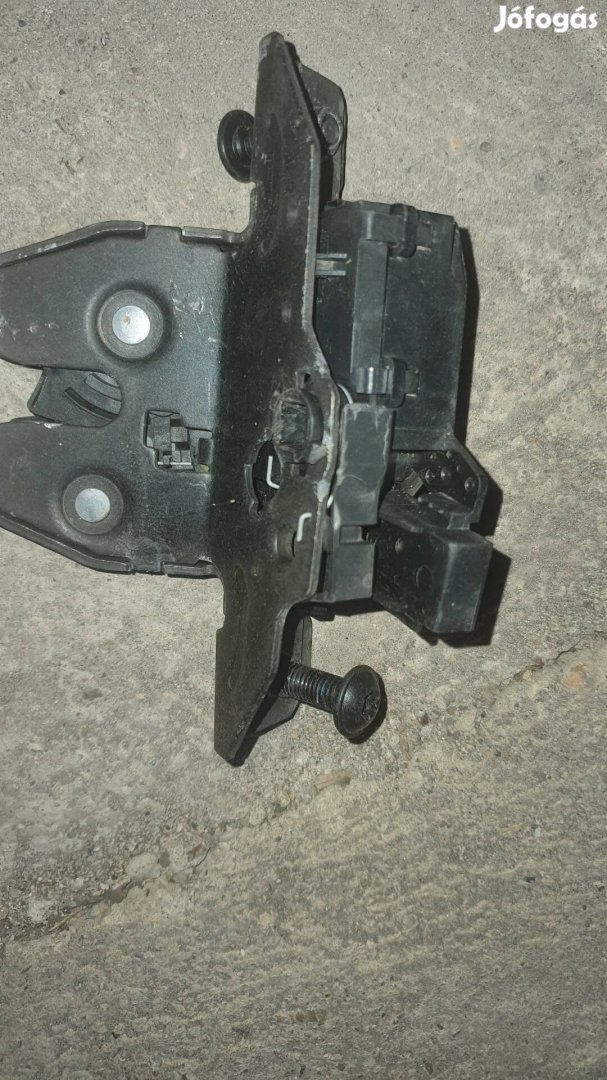 Opel j astra kombi csomagtér ajtó zár 22.08.30
