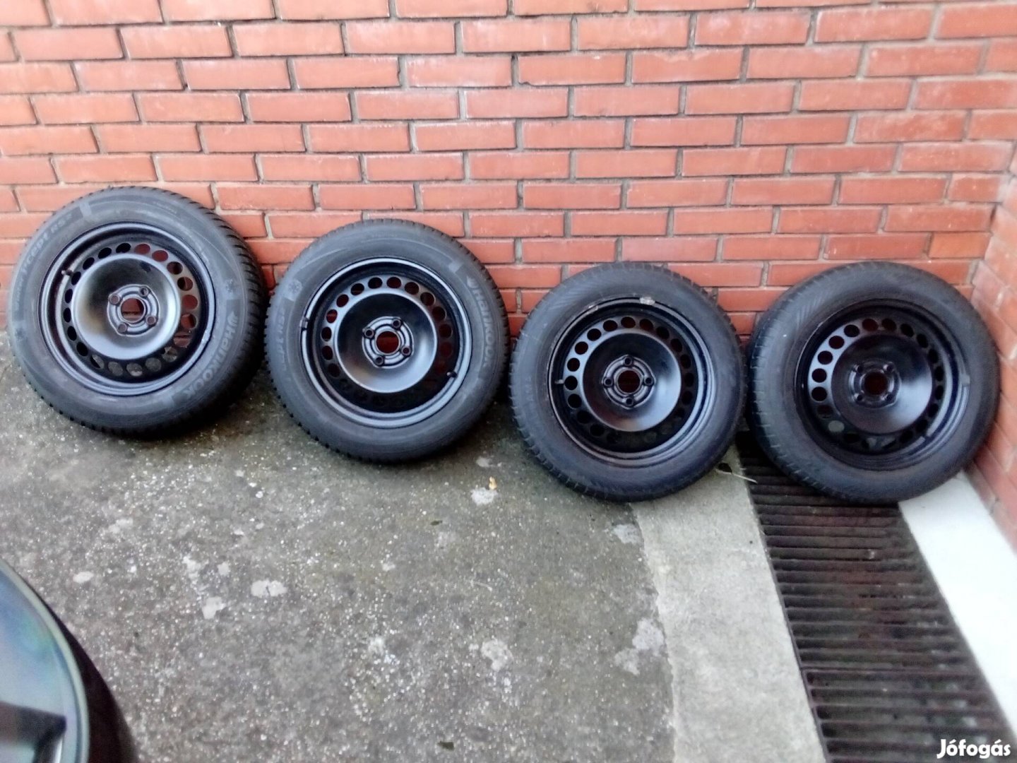 Opel lemezfelni garnitúra 15 "-os téli gumikkal 