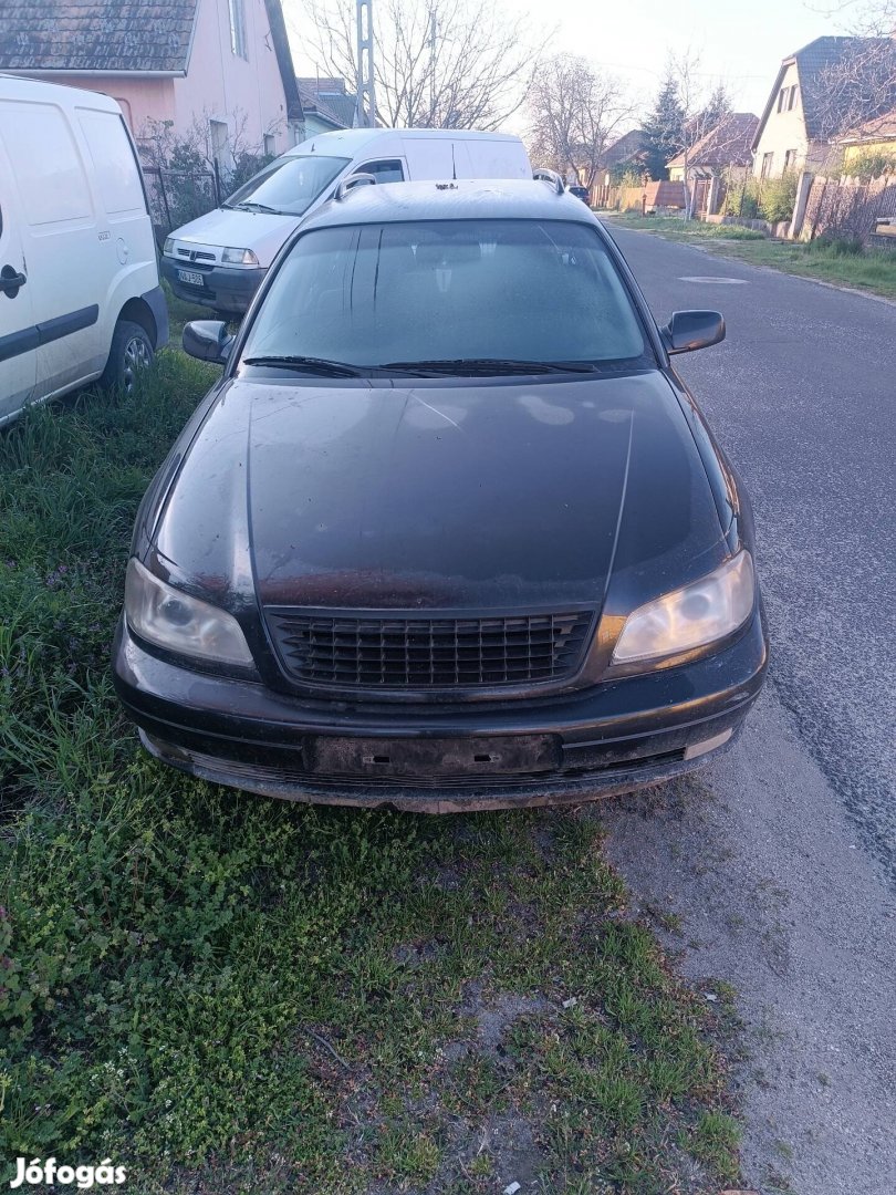 Opel omega C alkatrészek eladók 2.2 benzin