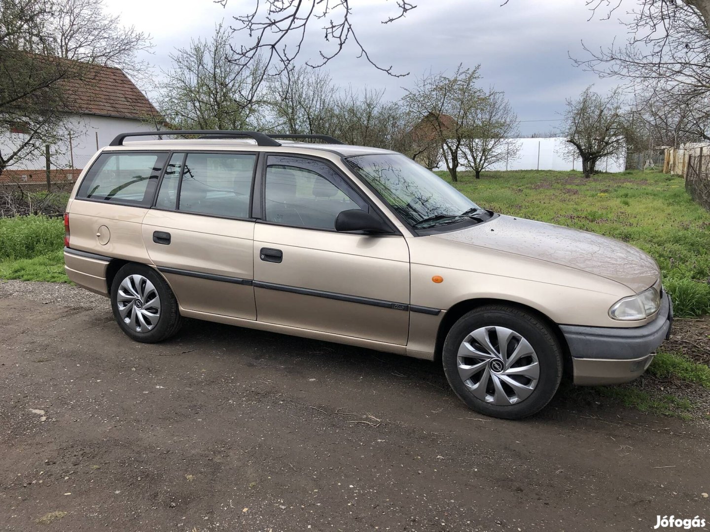 Opel új R15 dísztárcsa garnitúra eladó!