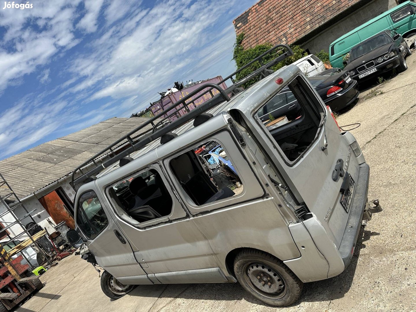 Opel vivaro / Renault trafic alkatészei eladók 