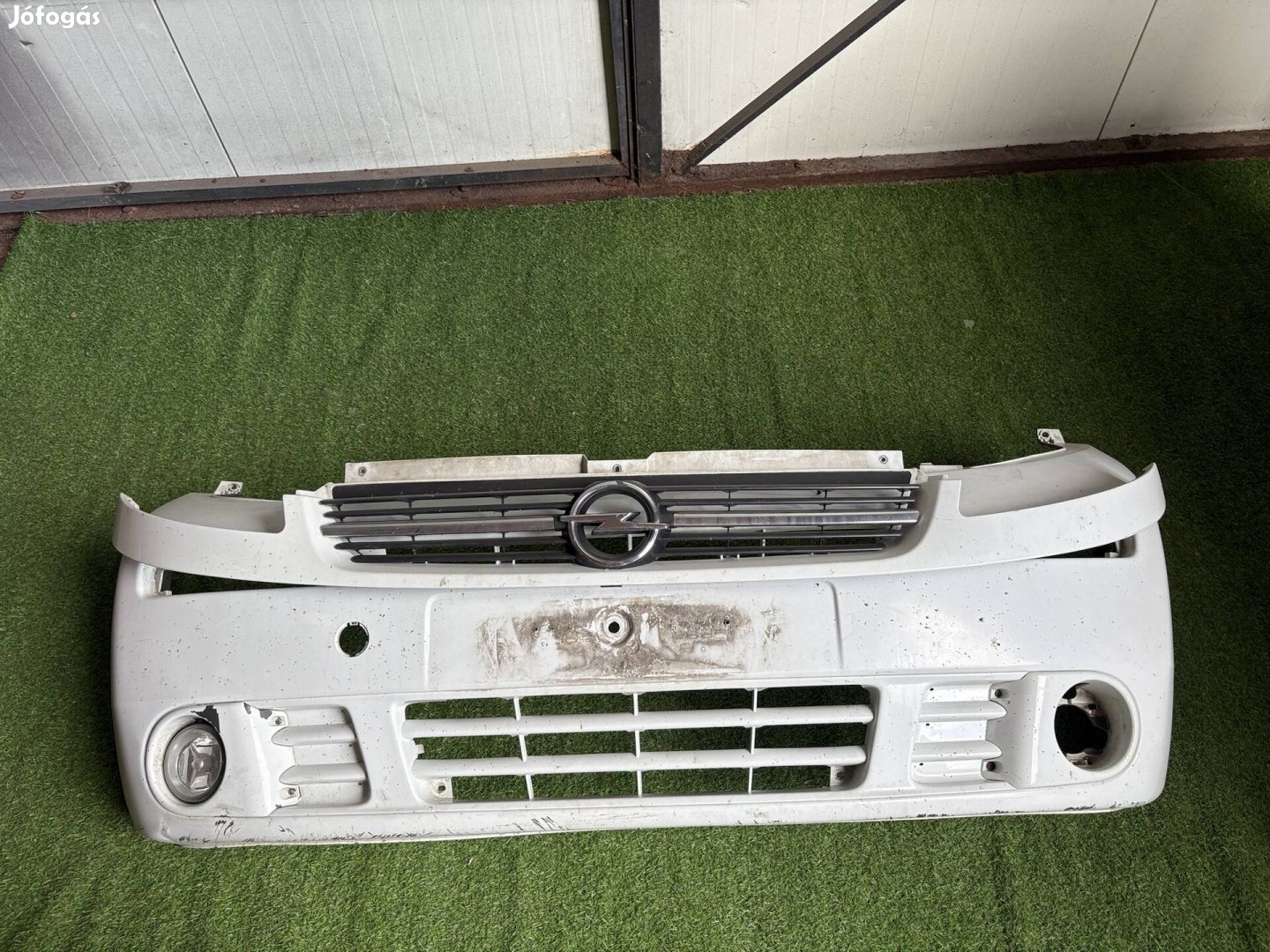 Opel vivaro első lökhárító