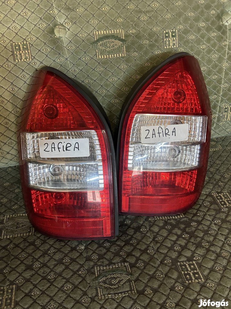 Opel zafira a hátsó lámpa