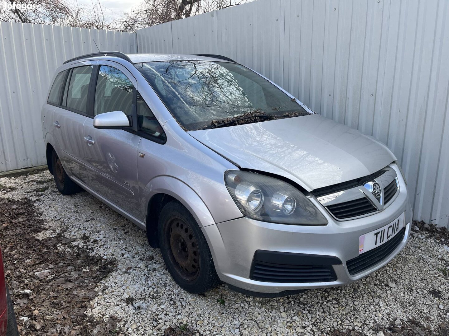 Opel zafira b egyben alkatrésznek 