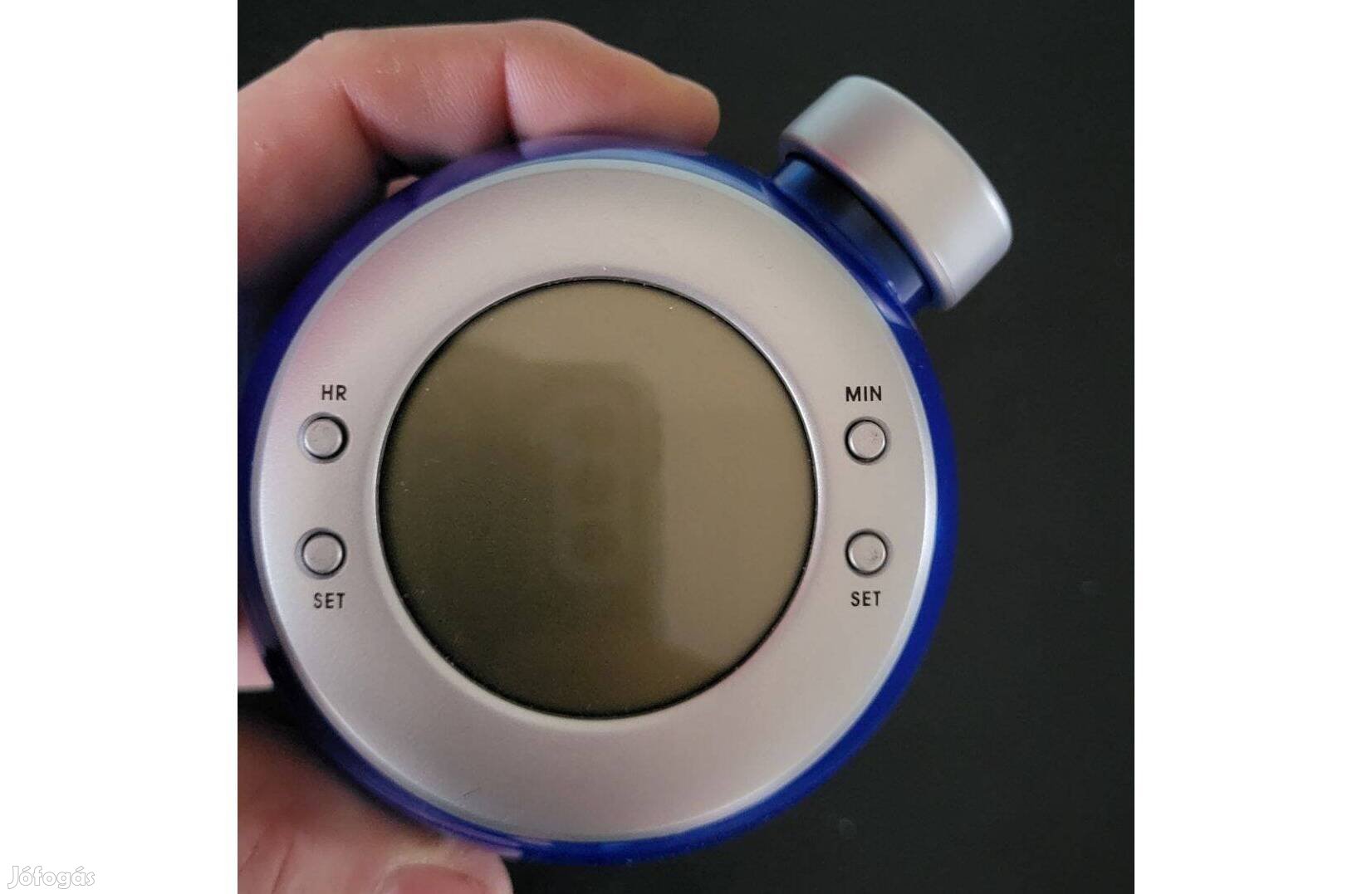 Óra, vízzel működő, digitális