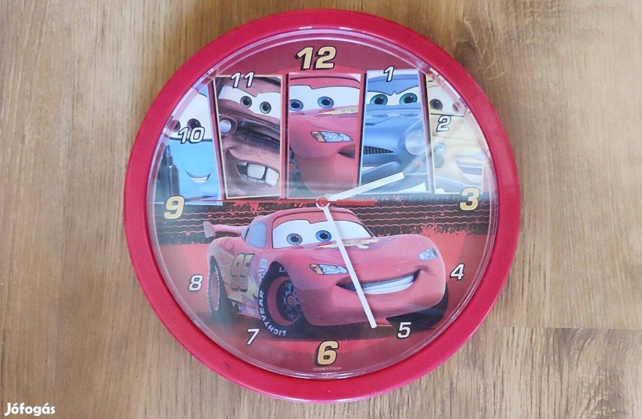 Óra falióra elemes Mcqueen Disney
