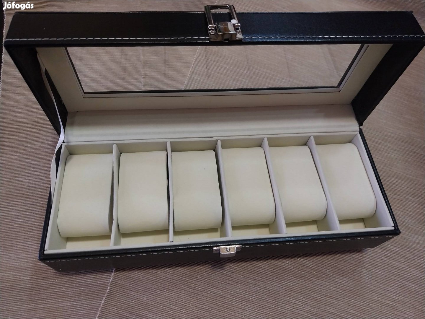 Óradoboz eladó.