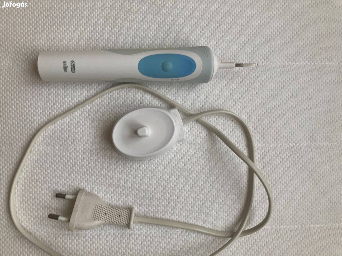 Oral-B elektromos fogkefe + töltő