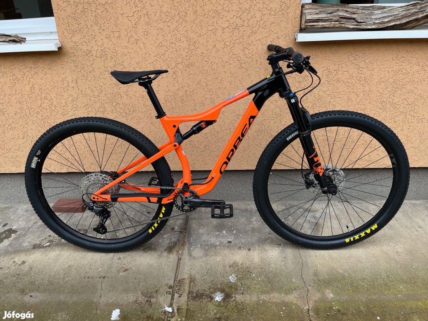 Orbea Oiz H30 Magma narancssárga / fekete MTB hegyikerékpár