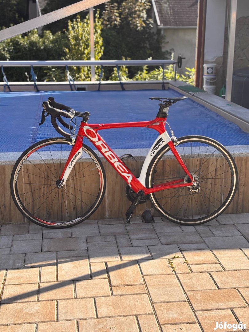 Orbea országúti karbon versenykerékpár