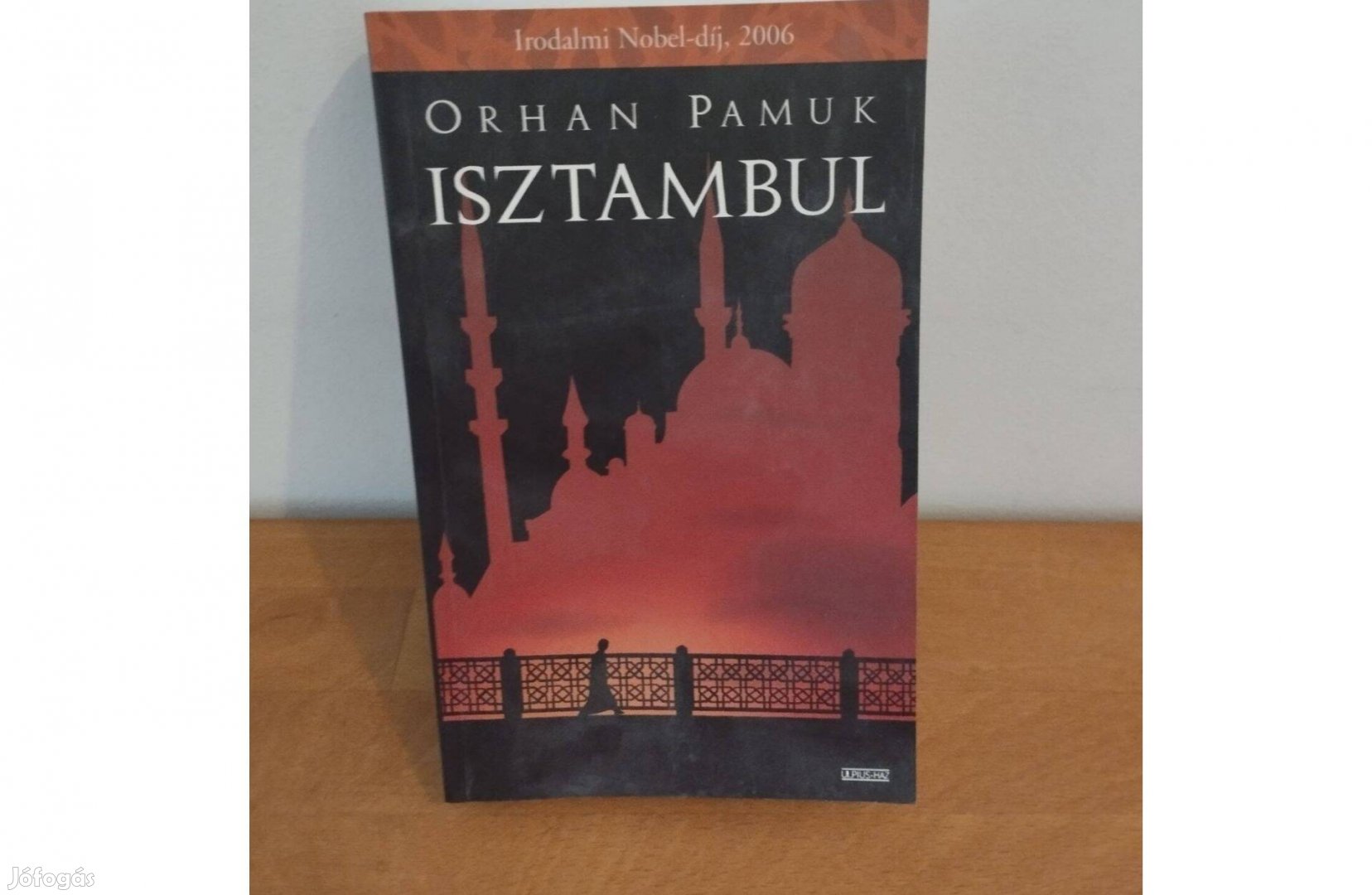Orhan Pamuk: Isztambul c. könyve eladó