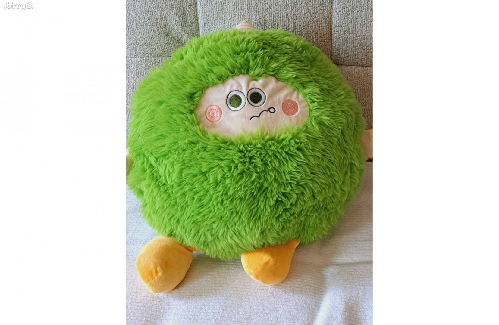 Óriás plüss "szörny" figura