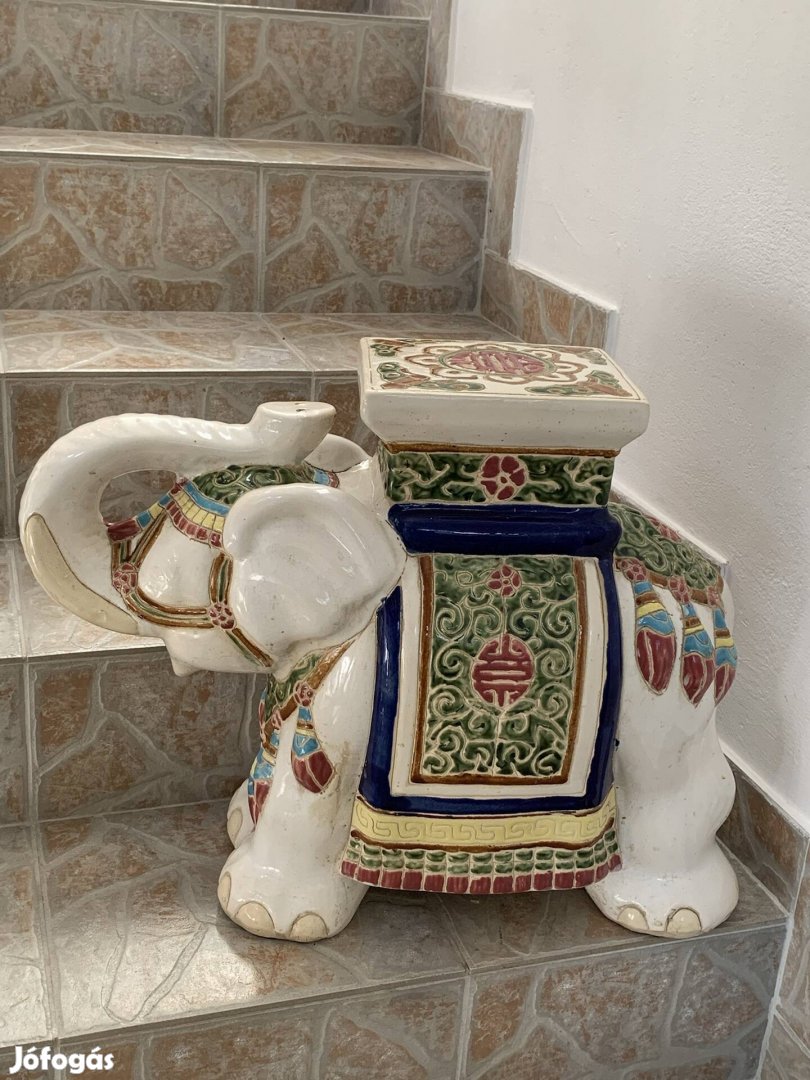 Óriási Színes elefánt