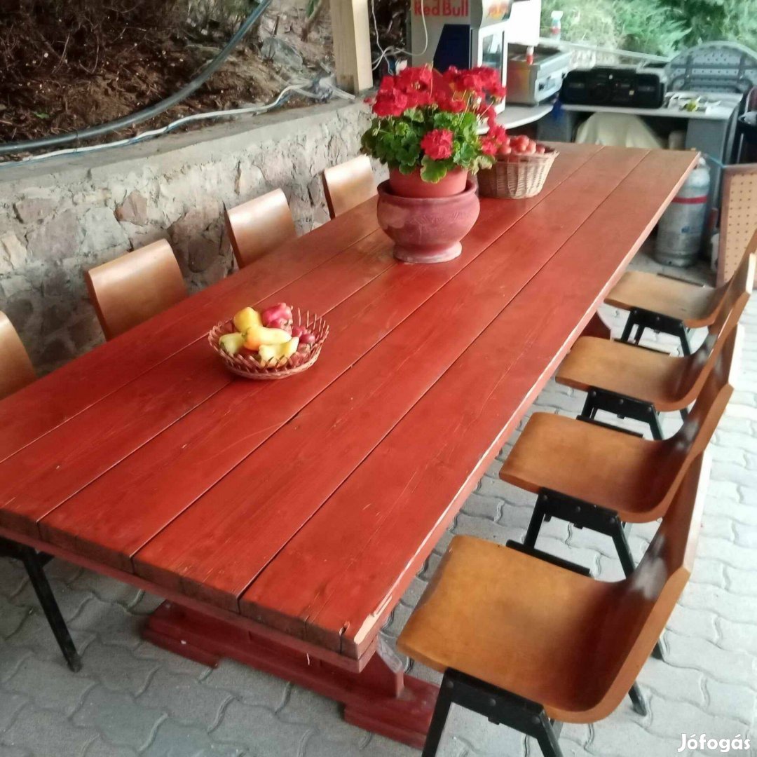 Óriási terasz asztal / lovagi asztal padokkal és székekkel eladó