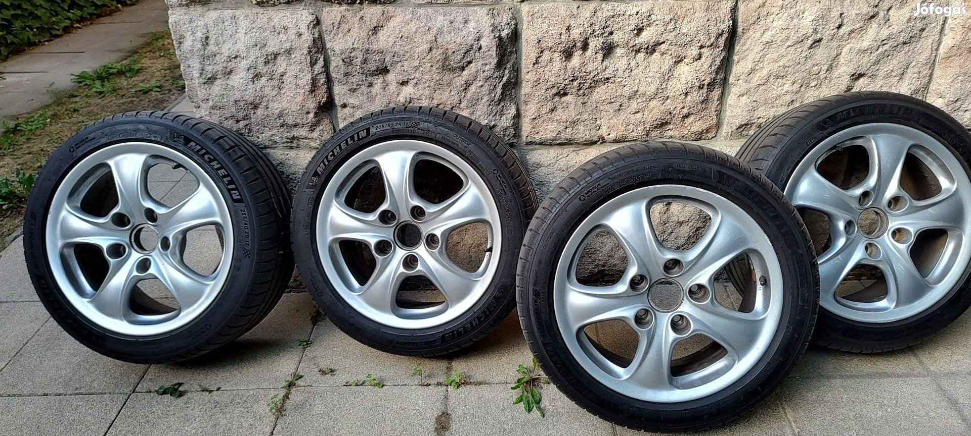 Original Porsche 911 Alufelni Set 2023 Michelin PS4 gumival kétszéles