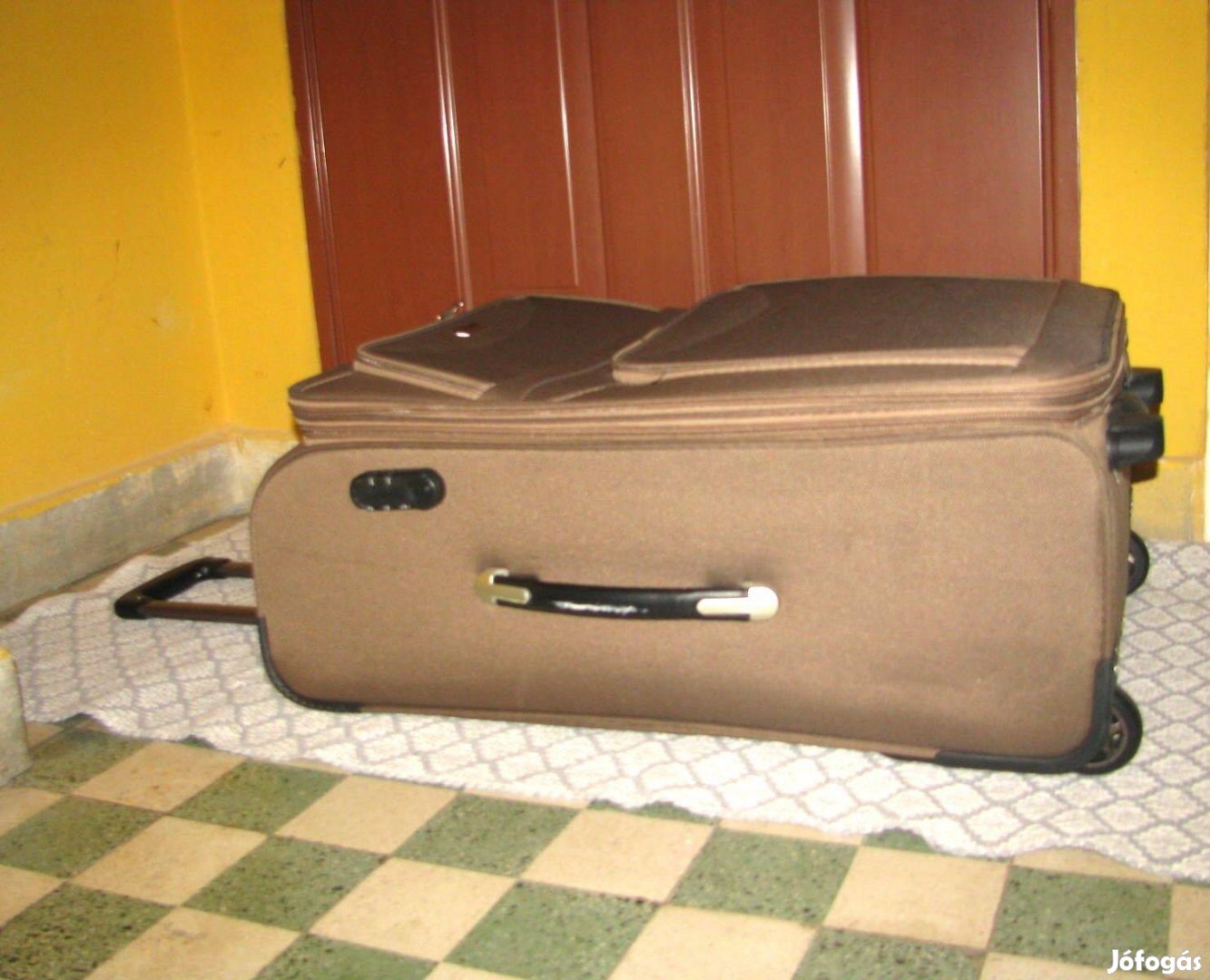 Ormi gurulós bőrönd 71x45x27-32 számzár hibátlan elegáns