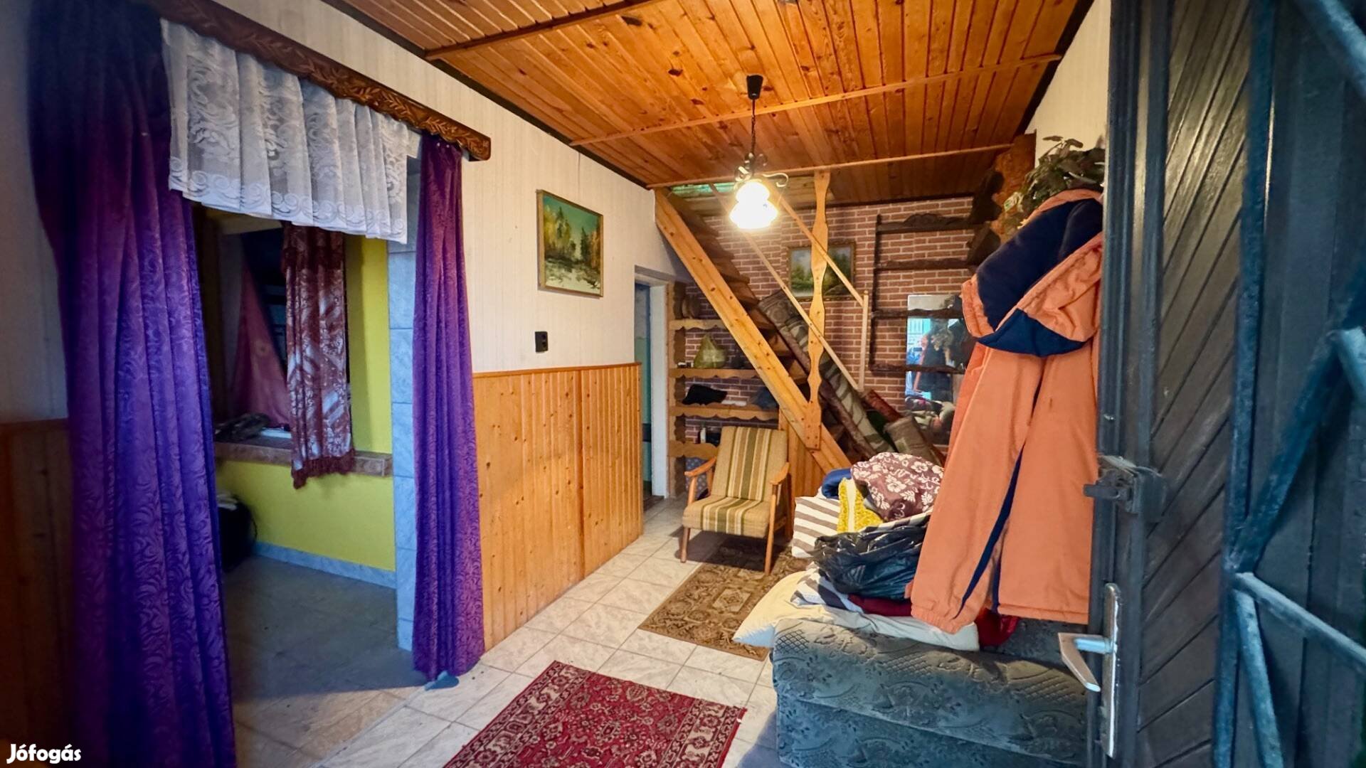 Örökpanorámás, 3 szintes, zártkerti ház eladó!