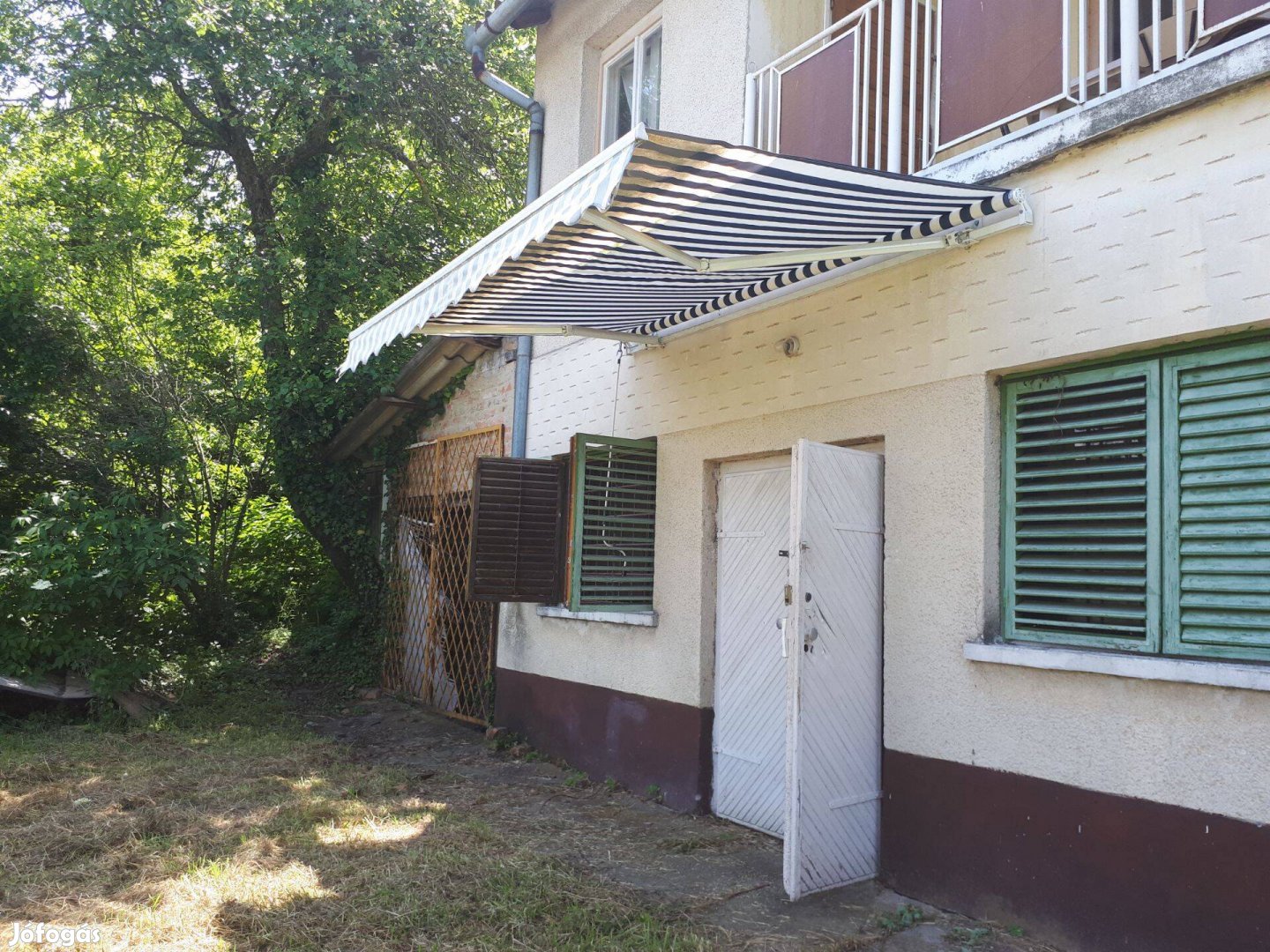 Örökpanorámás ház, közel a Balatonhoz!