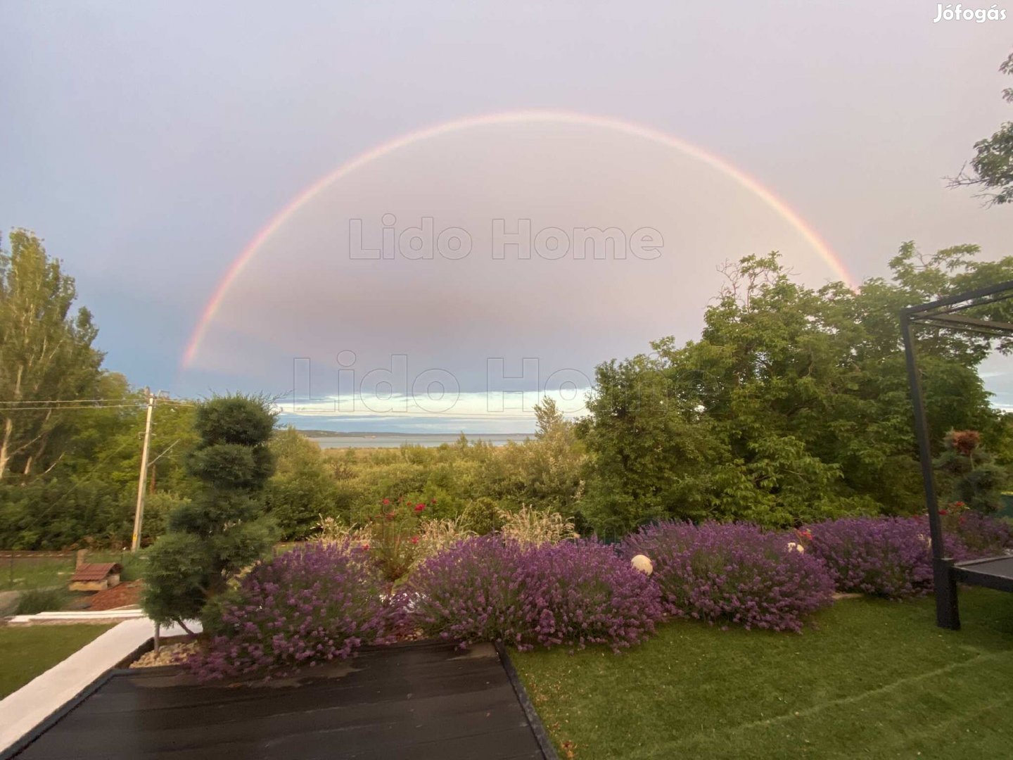 Örökpanorámás nyaraló 80 m-re a vízparttól Balatonalmádiban!