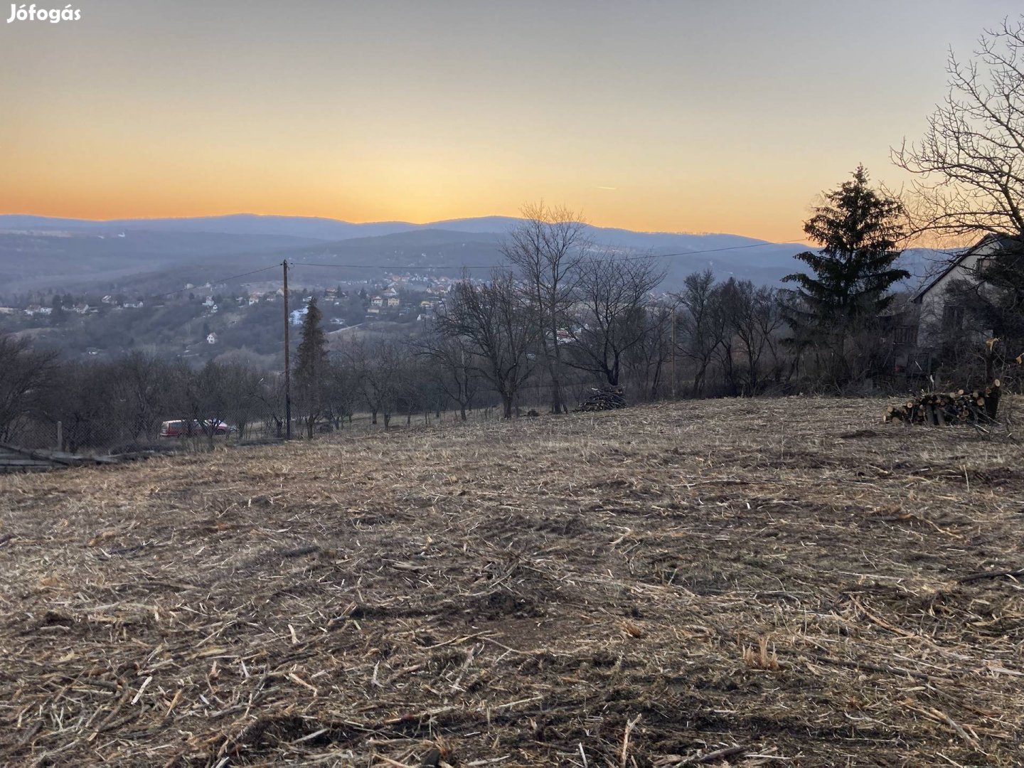 Örökpanorámás zártkerti telek eladó - 105m2 építhető